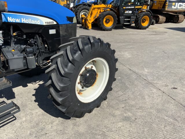 New Holland TD80D Tractor (ST23818)