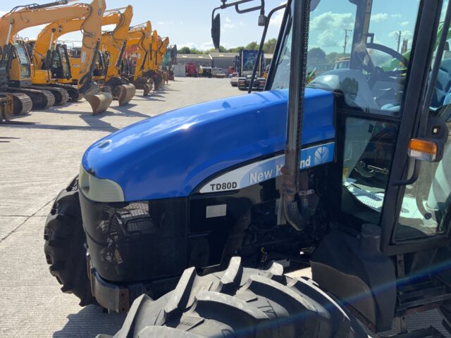 New Holland TD80D Tractor (ST23818)