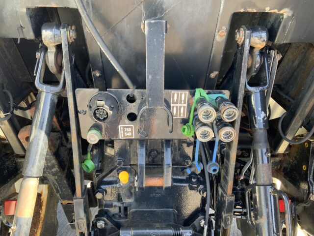 New Holland TD80D Tractor (ST23818)