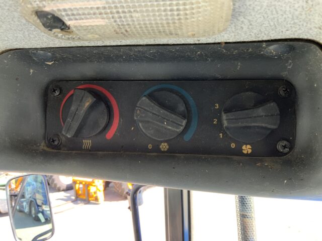 New Holland TD80D Tractor (ST23818)