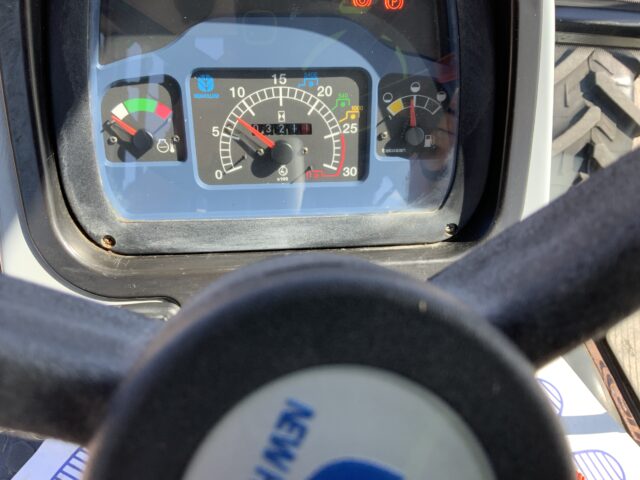 New Holland TD80D Tractor (ST23818)