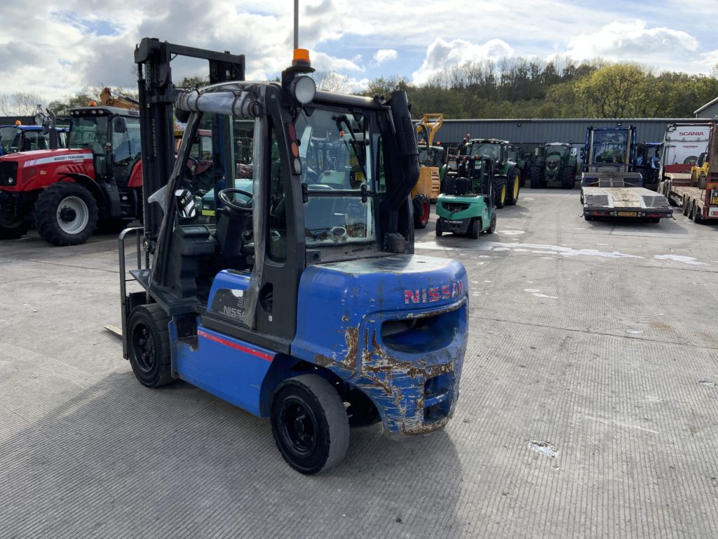Nissan 30 Forklift (ST24877)