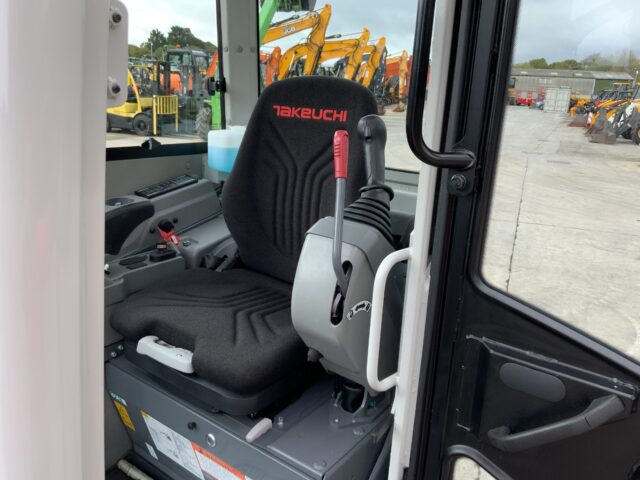 Takeuchi TB325R Digger (ST24928)