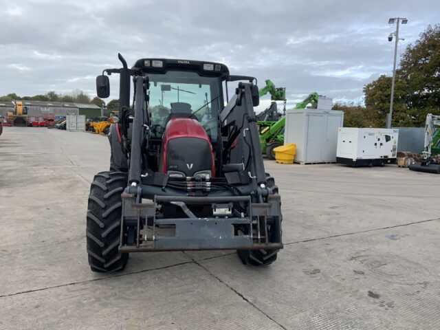 Valtra N92 Tractor (ST24838)
