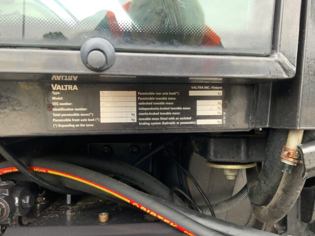 Valtra N92 Tractor (ST24838)