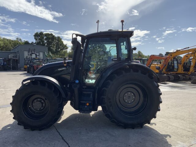 Valtra N175 Active Tractor (ST24335)