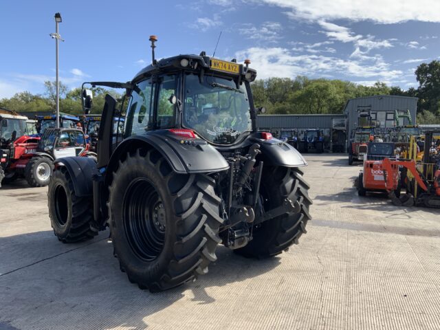 Valtra N175 Active Tractor (ST24335)