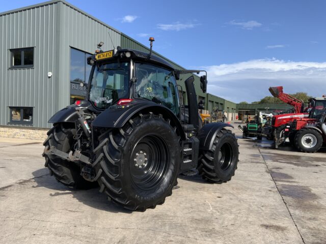 Valtra N175 Active Tractor (ST24335)