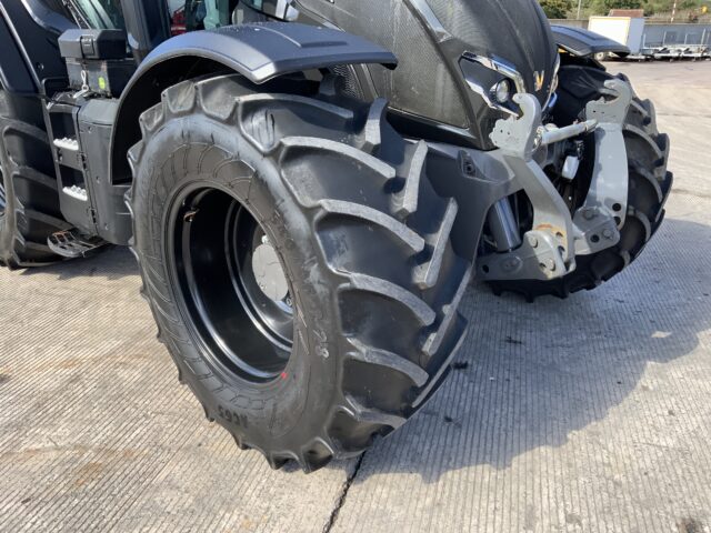 Valtra N175 Active Tractor (ST24335)
