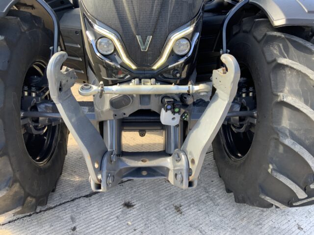 Valtra N175 Active Tractor (ST24335)