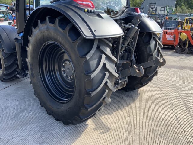 Valtra N175 Active Tractor (ST24335)