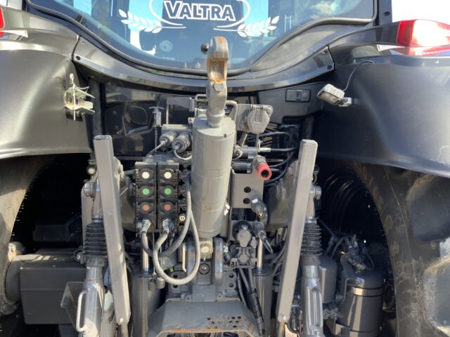 Valtra N175 Active Tractor (ST24335)