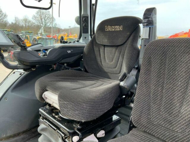 Valtra T214 Direct Tractor (ST22267)