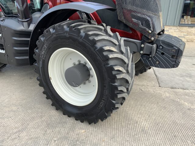 Valtra T235 ACTIVE Twin Track Reverse Drive