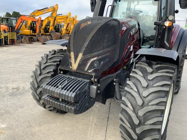 Valtra T235 ACTIVE Twin Track Reverse Drive