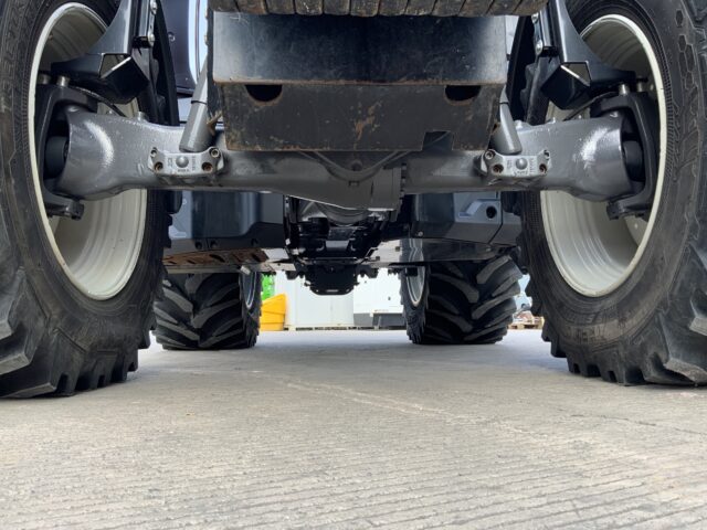 Valtra T235 ACTIVE Twin Track Reverse Drive