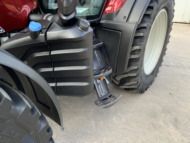 Valtra T235 ACTIVE Twin Track Reverse Drive