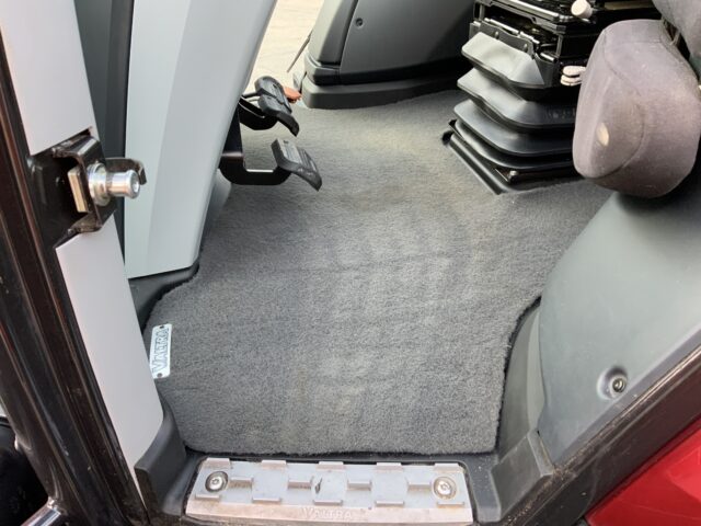 Valtra T235 ACTIVE Twin Track Reverse Drive