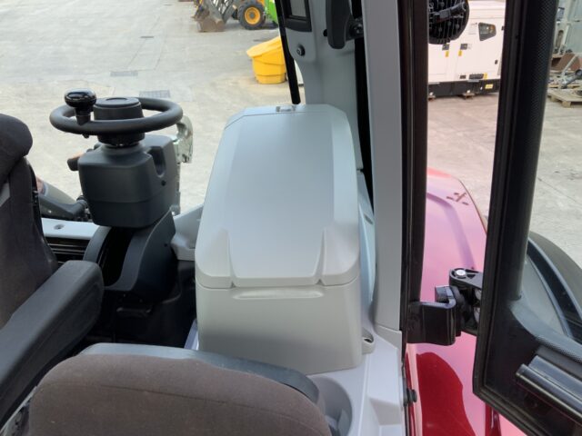 Valtra T235 ACTIVE Twin Track Reverse Drive