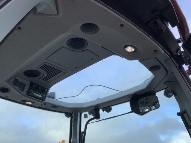 Valtra T235 ACTIVE Twin Track Reverse Drive