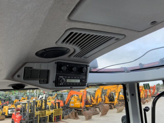 Valtra T235 ACTIVE Twin Track Reverse Drive