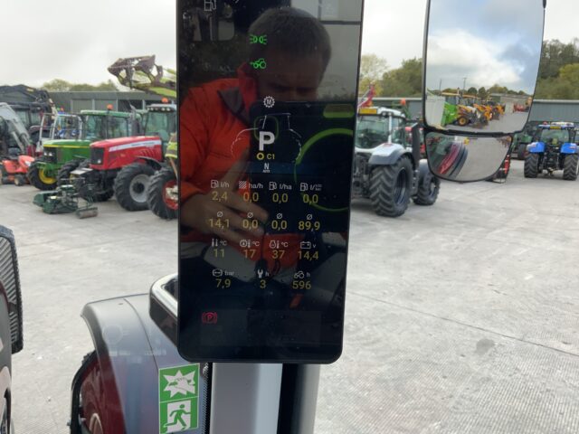 Valtra T235 ACTIVE Twin Track Reverse Drive