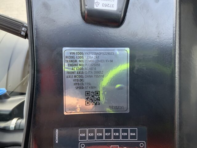 Valtra T235 ACTIVE Twin Track Reverse Drive