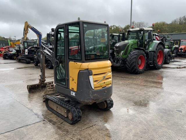 Volvo EC18C Digger (ST24839)