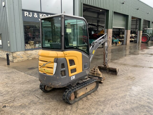 Volvo EC18C Digger (ST24839)