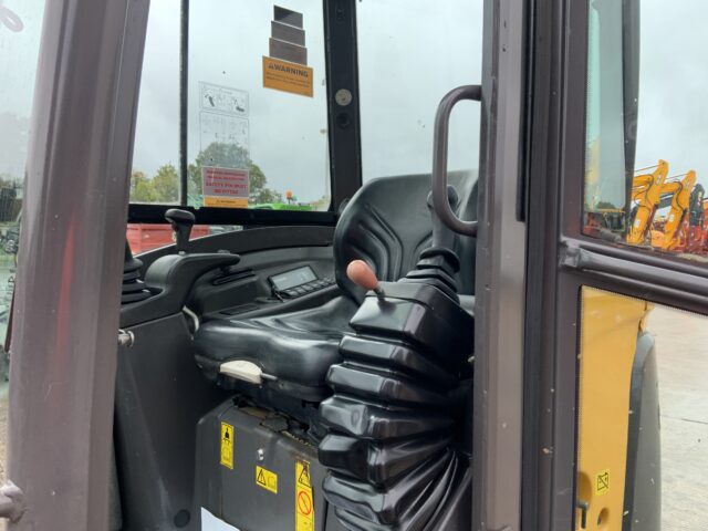 Volvo EC18C Digger (ST24839)