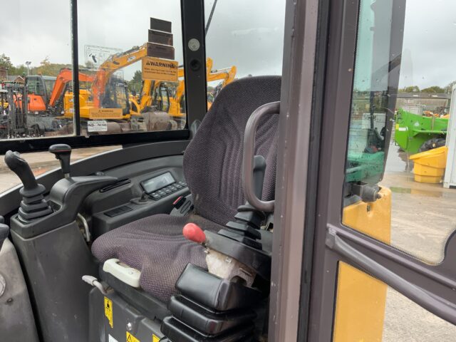 Volvo ECR25D Digger (ST24840)