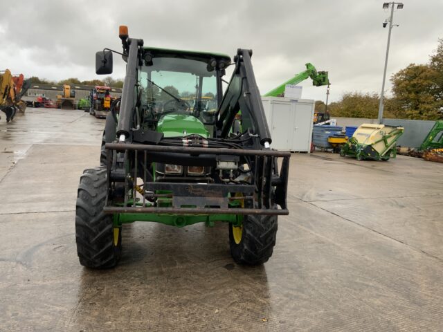 John Deere 5820 Tractor (ST24843)