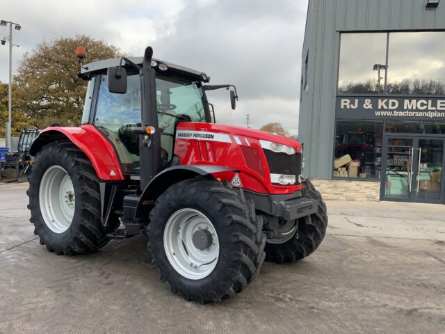 Massey Ferguson 6714S Dyna6 Tractor (ST24943)