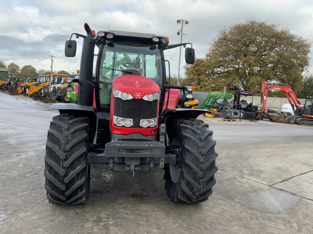 Massey Ferguson 6714S Dyna6 Tractor (ST24943)