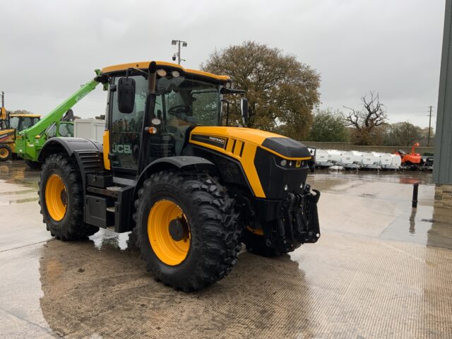 JCB 4220 Fastrac Tractor (ST24701)