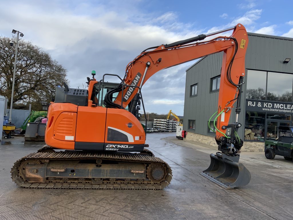 Doosan DX140LCR-5 Digger (ST25037)