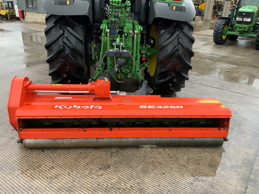 Kubota SE3250 Offset Flail Topper (ST25045)
