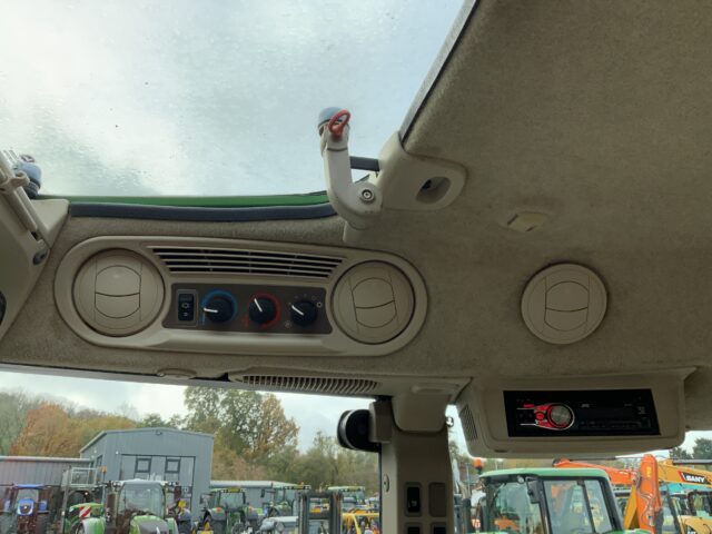 John Deere 5100M Tractor (ST25054)