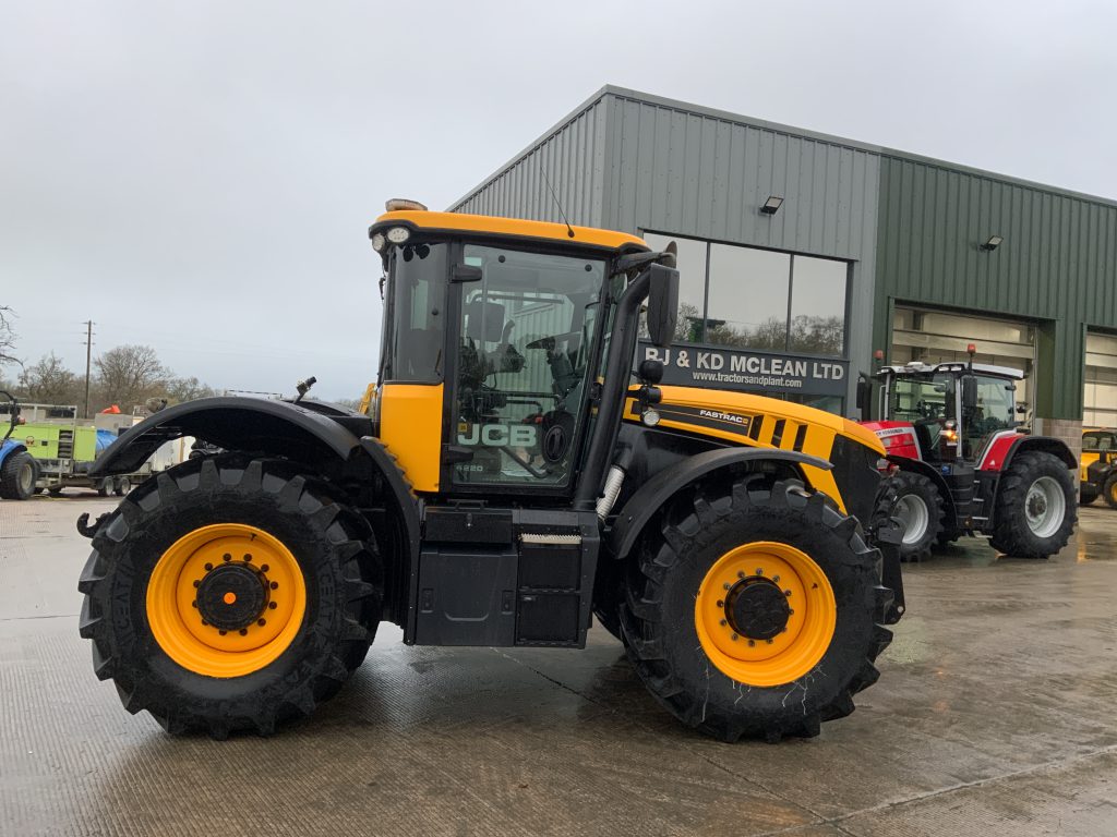 JCB 4220 Fastrac Tractor (ST24925)