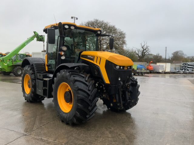 JCB 4220 Fastrac Tractor (ST24925)