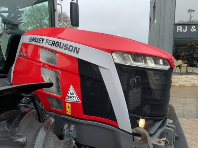 Massey Ferguson 8S.265 Dyna7 Tractor (ST25086)