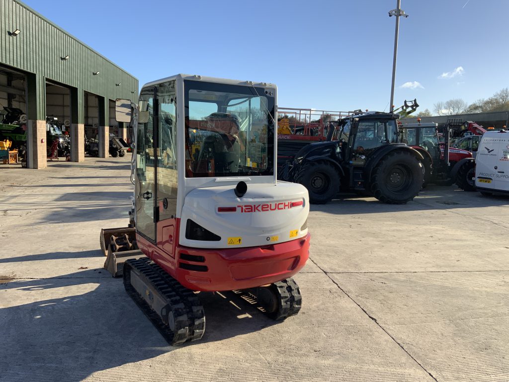 Takeuchi TB230 Digger (ST25110)