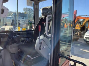 Takeuchi TB230 Digger (ST25110)