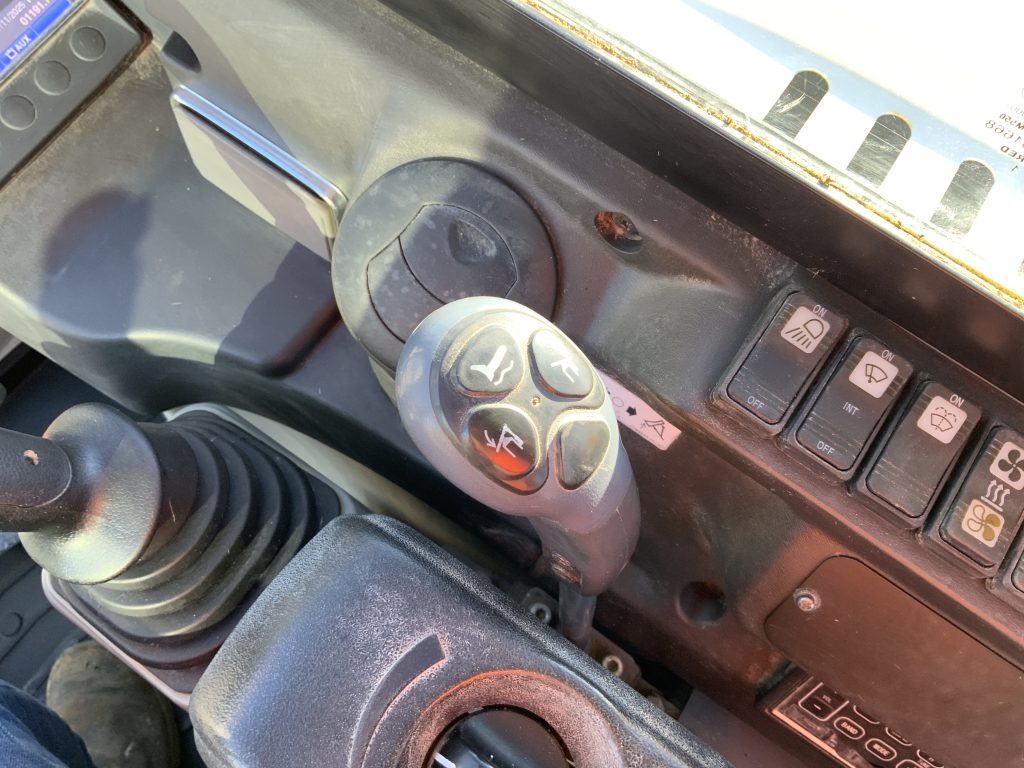 Takeuchi TB230 Digger (ST25110)