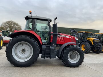 Massey Ferguson 7620 DYNA-6 Tractor (ST24944)