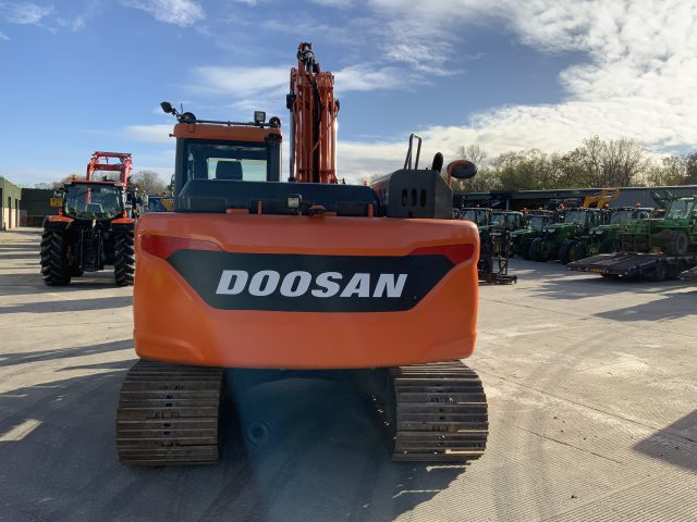 Doosan DX140 LC Digger (ST25163)