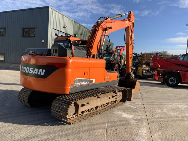 Doosan DX140 LC Digger (ST25163)