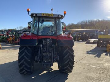 Massey Ferguson 6714S Dyna 6 Tractor (ST25200)