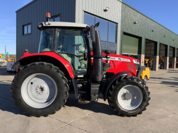 Massey Ferguson 6714S Dyna 6 Tractor (ST25200)