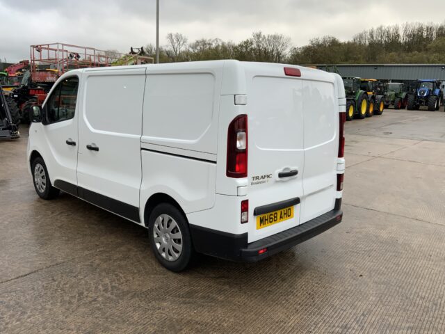 Renault Traffic Business +Van Renault Traffic Business +Van